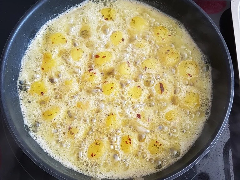 Rezept: Heute nur rundes (Erbsen- Knödelchen und krapsche Ufu`s) Bild Nr. 4968 Heute nur rundes (Erbsen- Knödelchen und krapsche Ufu`s) - Rezept - Bild Nr. 4968