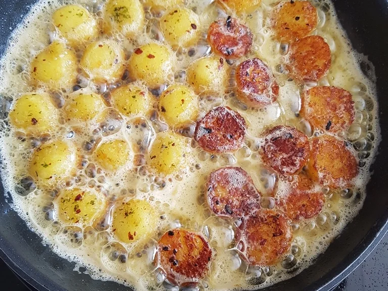 Rezept: Heute nur rundes (Erbsen- Knödelchen und krapsche Ufu`s) Bild Nr. 4973 Heute nur rundes (Erbsen- Knödelchen und krapsche Ufu`s) - Rezept - Bild Nr. 4973