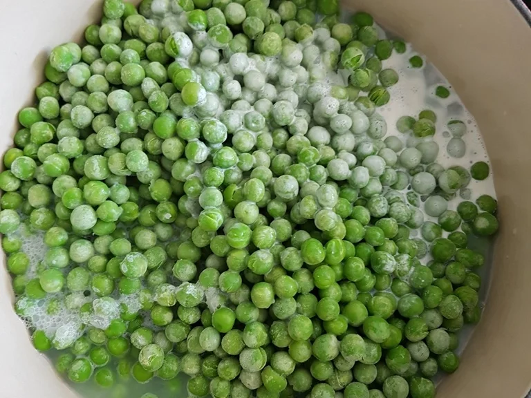 Rezept: Heute nur rundes (Erbsen- Knödelchen und krapsche Ufu`s) Bild Nr. 4976 Heute nur rundes (Erbsen- Knödelchen und krapsche Ufu`s) - Rezept - Bild Nr. 4976