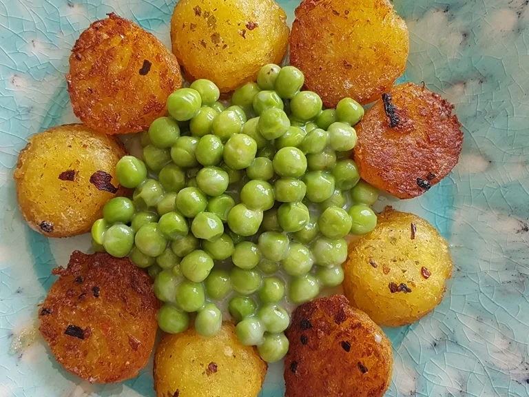 Rezept: Heute nur rundes (Erbsen- Knödelchen und krapsche Ufu`s) Bild Nr. 4981 Heute nur rundes (Erbsen- Knödelchen und krapsche Ufu`s) - Rezept - Bild Nr. 4981