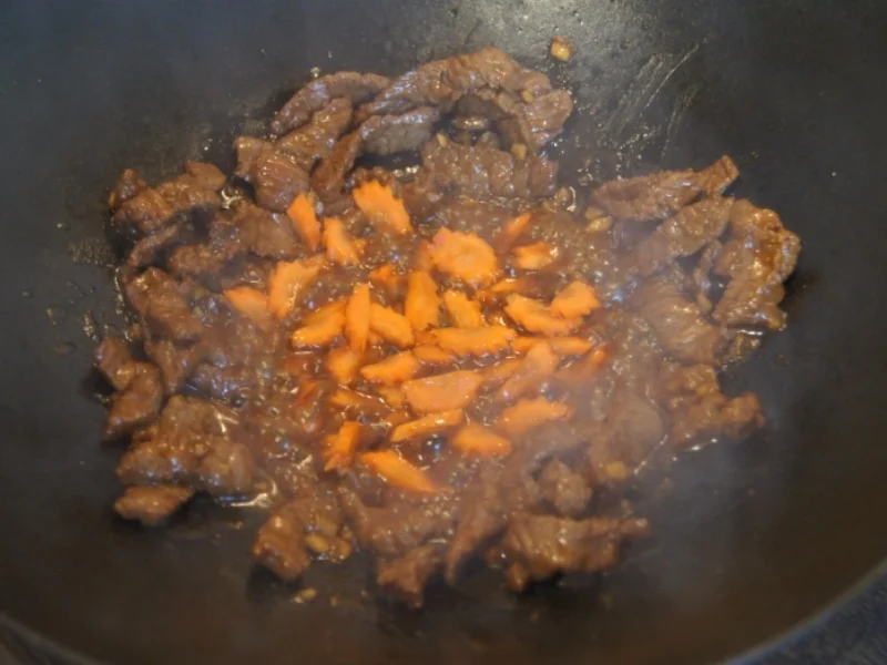 Hüftsteak mit Zwiebeln und Gewürzreis - Rezept - Bild Nr. 4987