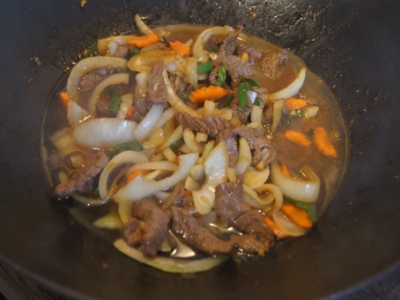 Hüftsteak mit Zwiebeln und Gewürzreis - Rezept - Bild Nr. 4994