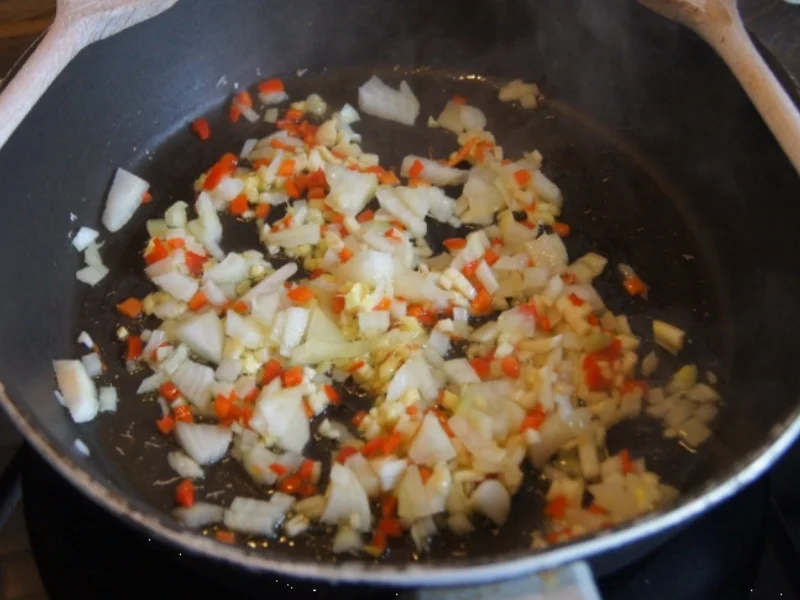 Rezept: Gebackene Eier auf frischen Blattspinat Bild Nr. 4986 Gebackene Eier auf frischen Blattspinat - Rezept - Bild Nr. 4986