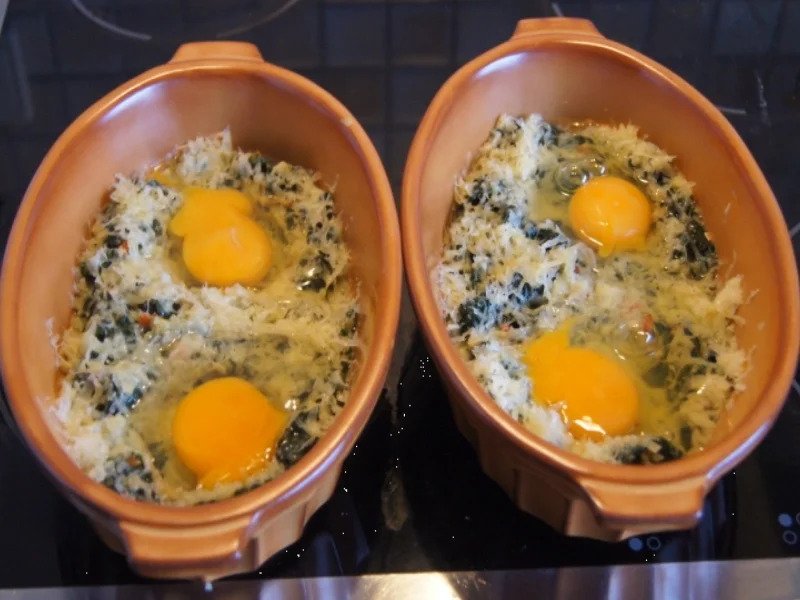 Rezept: Gebackene Eier auf frischen Blattspinat Bild Nr. 4991 Gebackene Eier auf frischen Blattspinat - Rezept - Bild Nr. 4991