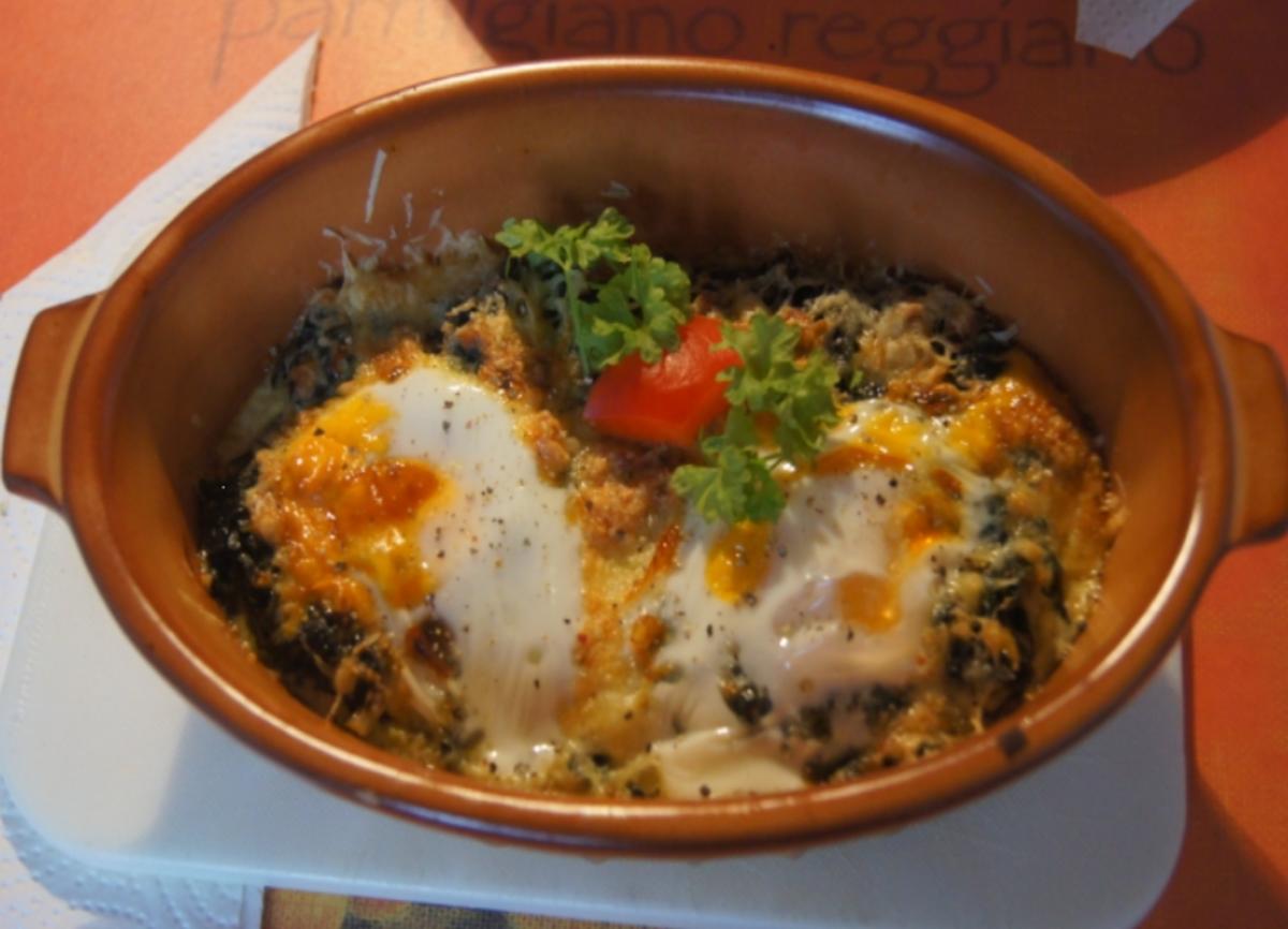 Gebackene Eier auf frischen Blattspinat - Rezept - Bild Nr. 4993