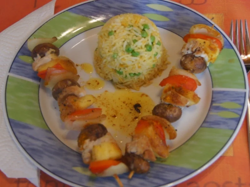 Rezept: Putenbrust-Gemüse-Spieße mit Curry-Erbsen-Reis Bild Nr. 5000 Putenbrust-Gemüse-Spieße mit Curry-Erbsen-Reis - Rezept - Bild Nr. 5000