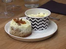 New-York-Chai-Cheesecake mit Pekannuss-Karamell-Eis und Apfelsoße - Rezept - Bild Nr. 2