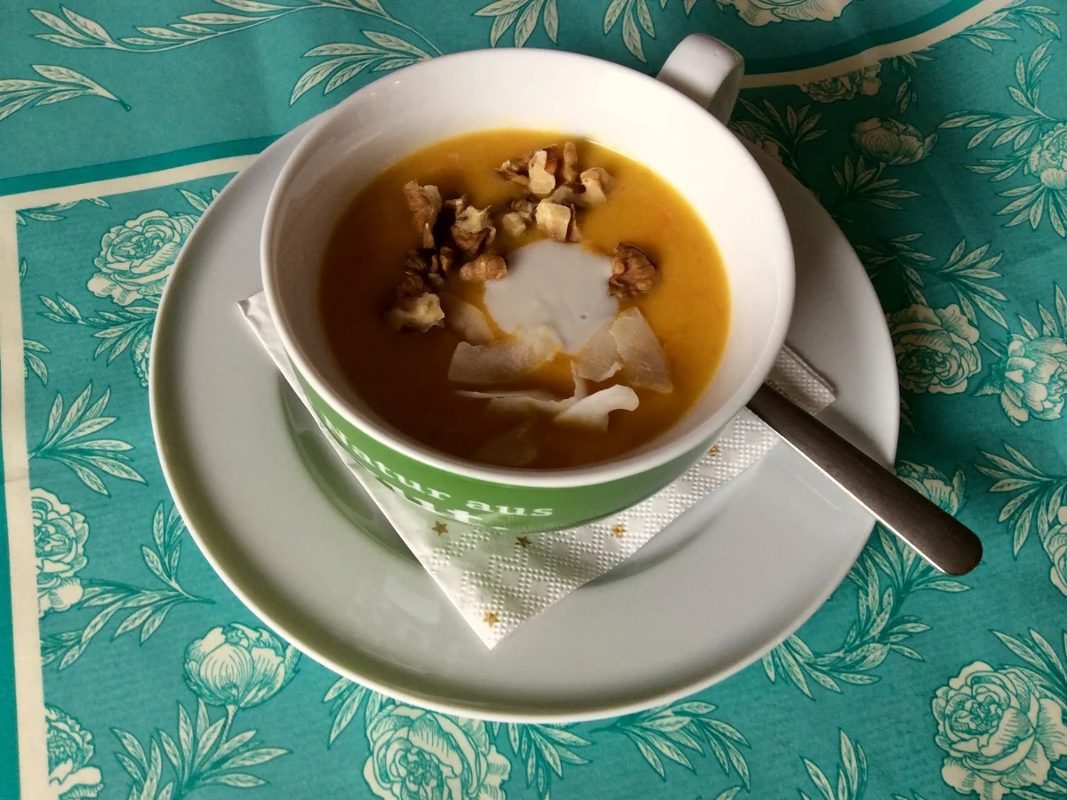 Möhrensuppe mit Ingwer und Kokosmilch - Rezept - Bild Nr. 4992