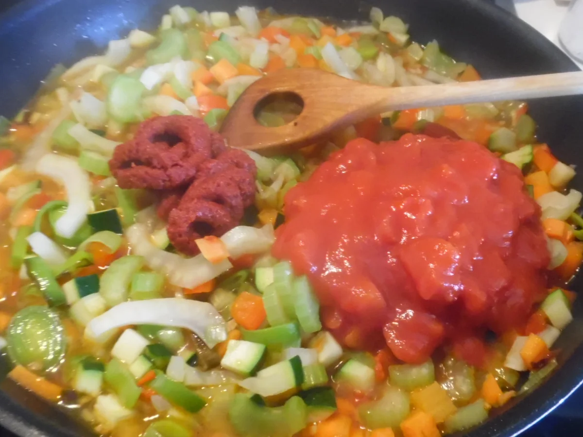 Rezept: Calamarata mit Gemüse-Sugo und gratiniertem Käse Bild Nr. 5010 Calamarata mit Gemüse-Sugo und gratiniertem Käse - Rezept - Bild Nr. 5010