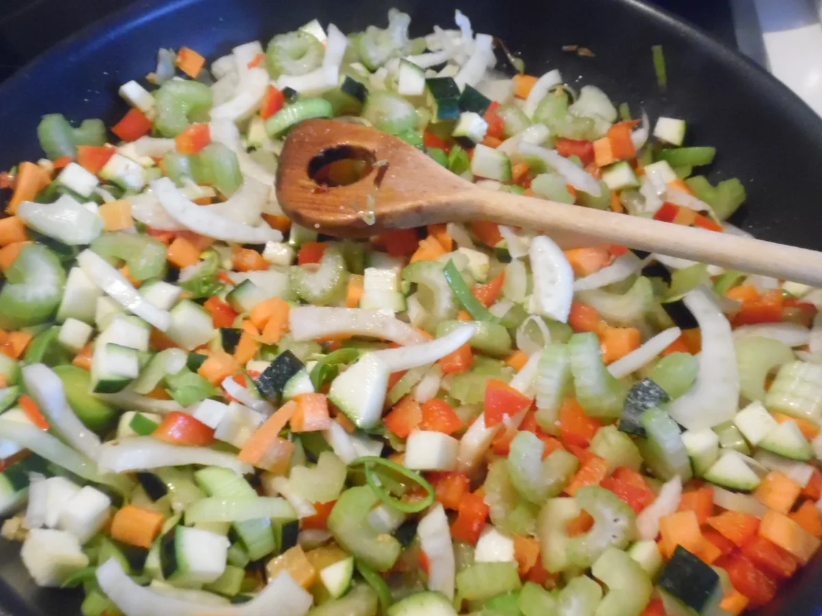 Rezept: Calamarata mit Gemüse-Sugo und gratiniertem Käse Bild Nr. 5011 Calamarata mit Gemüse-Sugo und gratiniertem Käse - Rezept - Bild Nr. 5011