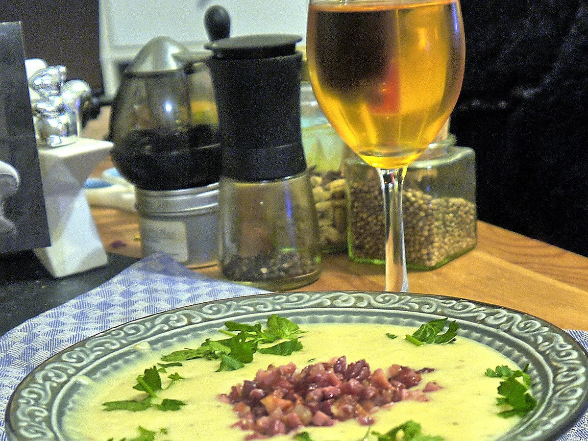 Kartoffelcremesüppchen mit krossen Speckwürfelchen - Rezept - Bild Nr. 3