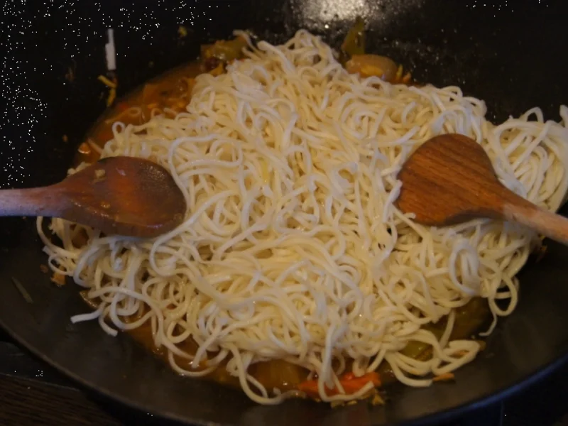 Putenbrust mit Gemüse süß sauer und Mie-Nudeln - Rezept - Bild Nr. 5007