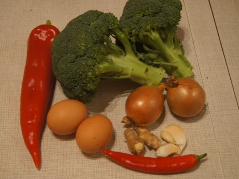 Rezept: Brokkoli-Gemüse-Pfanne mit Ei Bild Nr. 5010 Brokkoli-Gemüse-Pfanne mit Ei - Rezept - Bild Nr. 5010