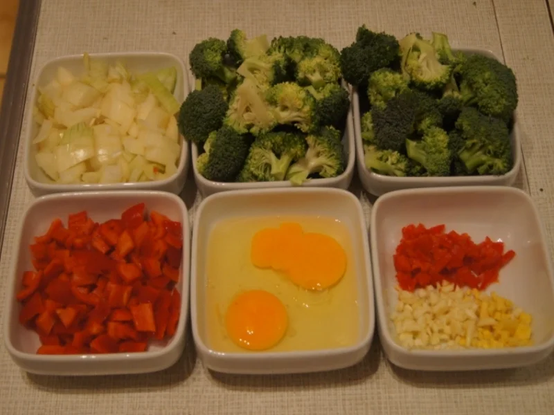 Rezept: Brokkoli-Gemüse-Pfanne mit Ei Bild Nr. 5011 Brokkoli-Gemüse-Pfanne mit Ei - Rezept - Bild Nr. 5011