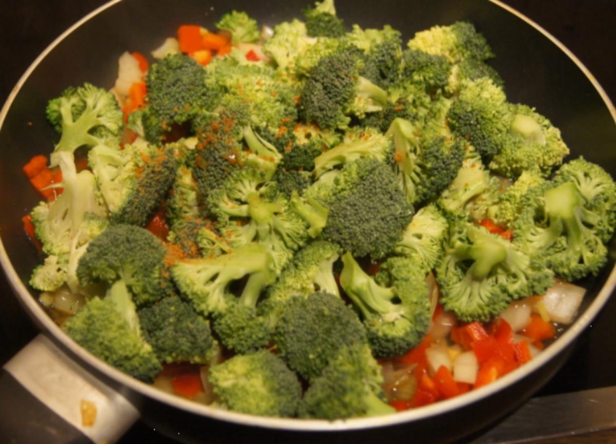 Brokkoli-Gemüse-Pfanne mit Ei - Rezept - Bild Nr. 5015
