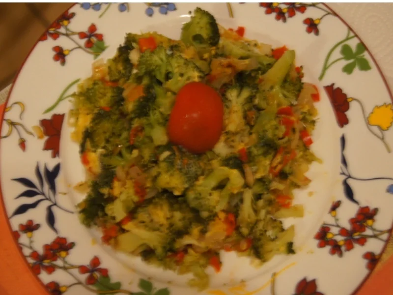 Rezept: Brokkoli-Gemüse-Pfanne mit Ei Bild Nr. 5018 Brokkoli-Gemüse-Pfanne mit Ei - Rezept - Bild Nr. 5018