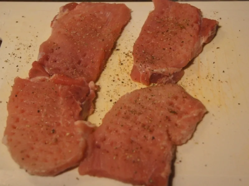 Rezept: Schweinesteak mit Beilagen und Feldsalat Bild Nr. 5011 Schweinesteak mit Beilagen und Feldsalat - Rezept - Bild Nr. 5011