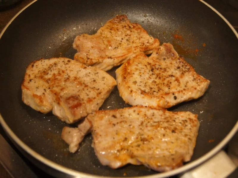 Rezept: Schweinesteak mit Beilagen und Feldsalat Bild Nr. 5013 Schweinesteak mit Beilagen und Feldsalat - Rezept - Bild Nr. 5013