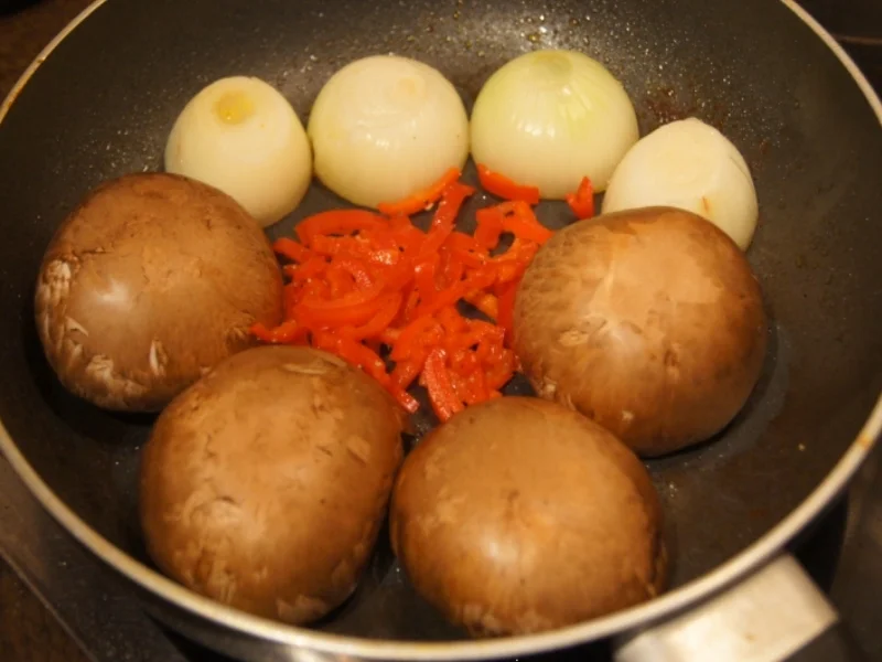 Rezept: Schweinesteak mit Beilagen und Feldsalat Bild Nr. 5016 Schweinesteak mit Beilagen und Feldsalat - Rezept - Bild Nr. 5016