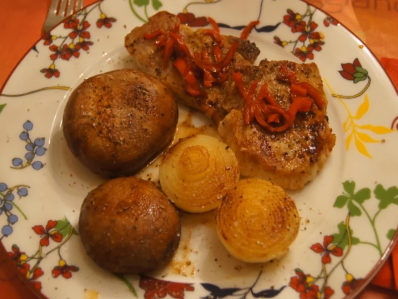 Rezept: Schweinesteak mit Beilagen und Feldsalat Bild Nr. 5019 Schweinesteak mit Beilagen und Feldsalat - Rezept - Bild Nr. 5019