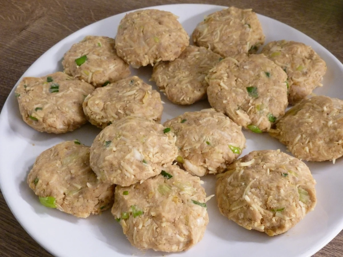 Knusprige Hähnchen-Käse-Taler mit gemischtem Salat & Ei - Rezept - Bild Nr. 5022