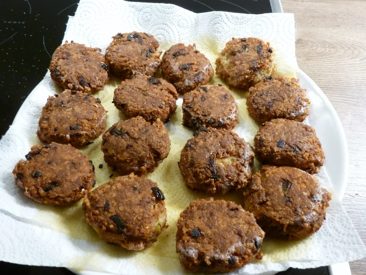 Knusprige Hähnchen-Käse-Taler mit gemischtem Salat & Ei - Rezept - Bild Nr. 5024