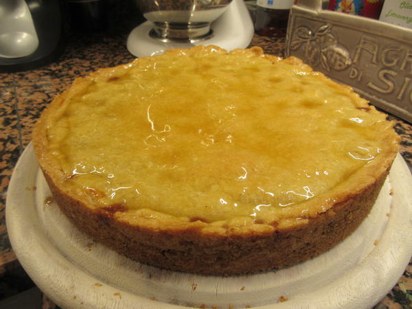 Backen: Kerniger Knusperkuchen mit Bittermandelsahne - Rezept - kochbar.de