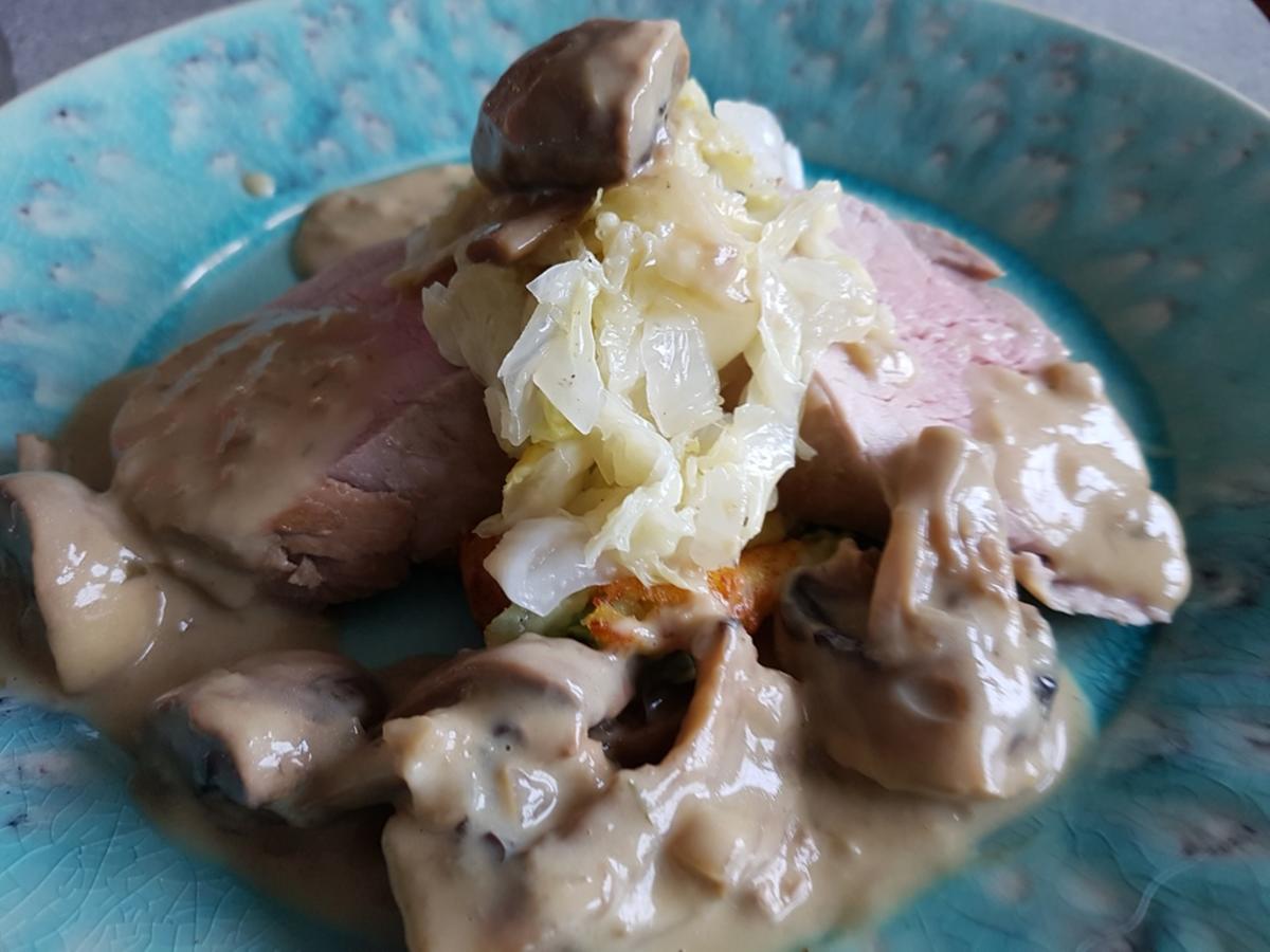 Bilder für Fleisch / Schwein = Schweinefilet Champignons Estragonsosse à la Biggi - Rezept