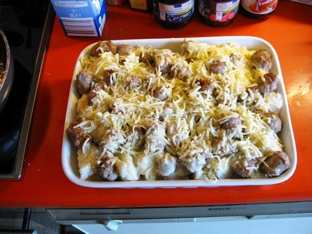 Rezept: Blumenkohl Auflauf mit Kartoffel und Bratwurst Bild Nr. 10 Blumenkohl Auflauf mit Kartoffel und Bratwurst - Rezept - Bild Nr. 10