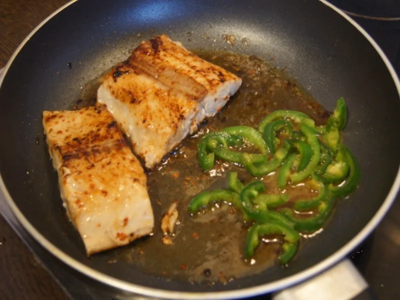 Mariniertes Wildlachsfilet mit Zuckererbsen - Rezept - Bild Nr. 5022