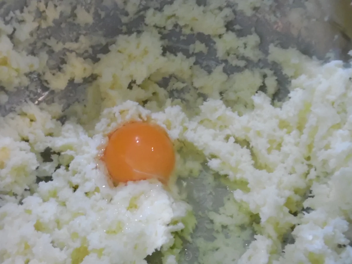 Rezept: Nougat-Guglhupf Bild Nr. 5024 Nougat-Guglhupf - Rezept - Bild Nr. 5024