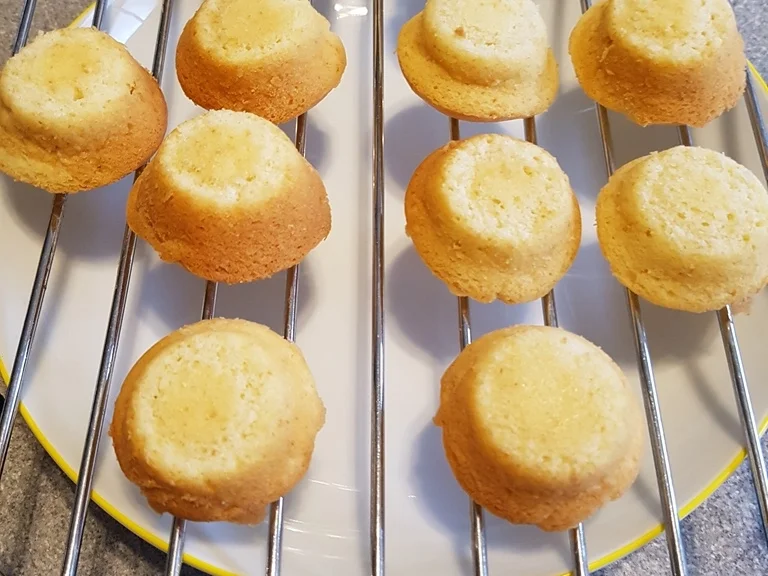 Rezept: Kleine süsse "Rührteig" Happen Bild Nr. 5022 Kleine süsse "Rührteig" Happen - Rezept - Bild Nr. 5022