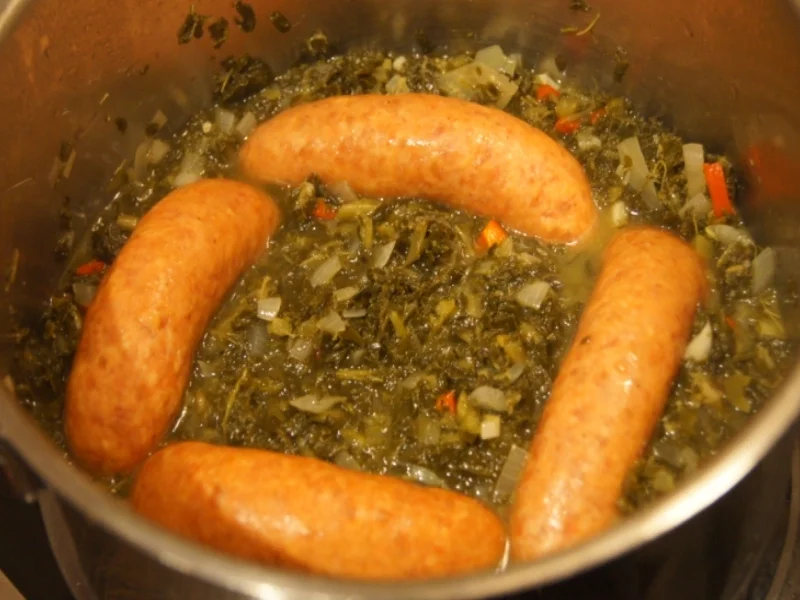 Rezept: Brauner Kohl mit geräucherter Brägenwurst und Drillingen Bild Nr. 5022 Brauner Kohl mit geräucherter Brägenwurst und Drillingen - Rezept - Bild Nr. 5022