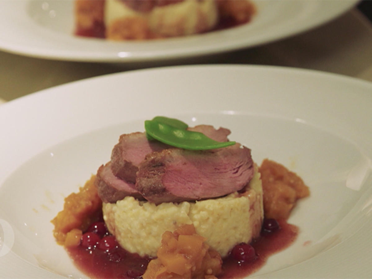 Landluft - Ente, Hirse und Kürbis auf Cahors, Moosbeeren und Honig -
Rezept von Das perfekte Dinner