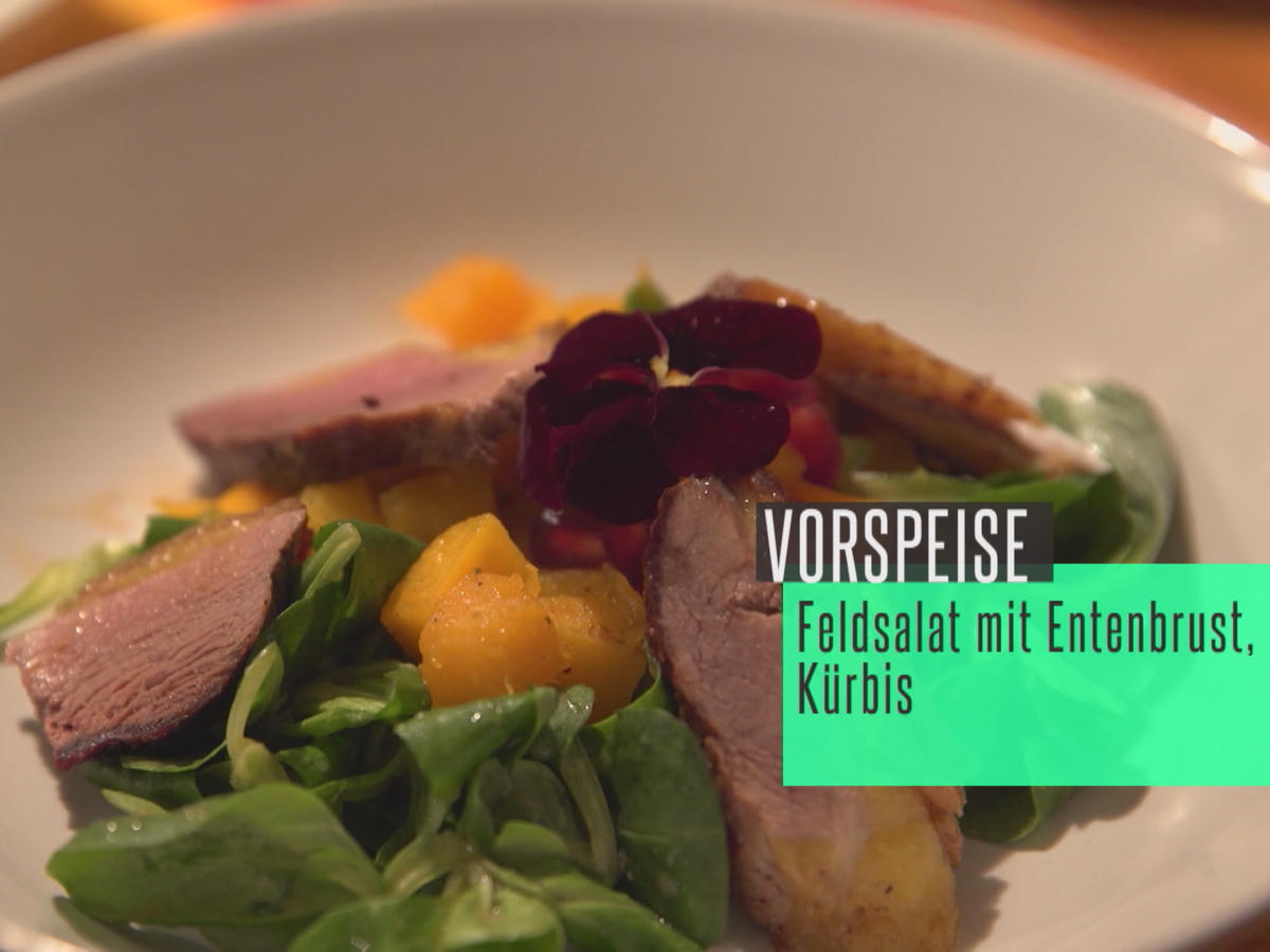 Feldsalat, Kürbis, Entenbrust an Johannisbeerdressing - Rezept - kochbar.de