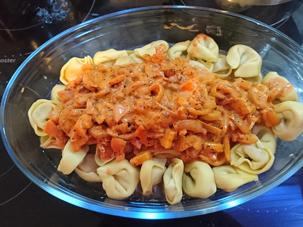 Rezept: Tortelloni Überbacken Bild Nr. 5034 Tortelloni Überbacken - Rezept - Bild Nr. 5034