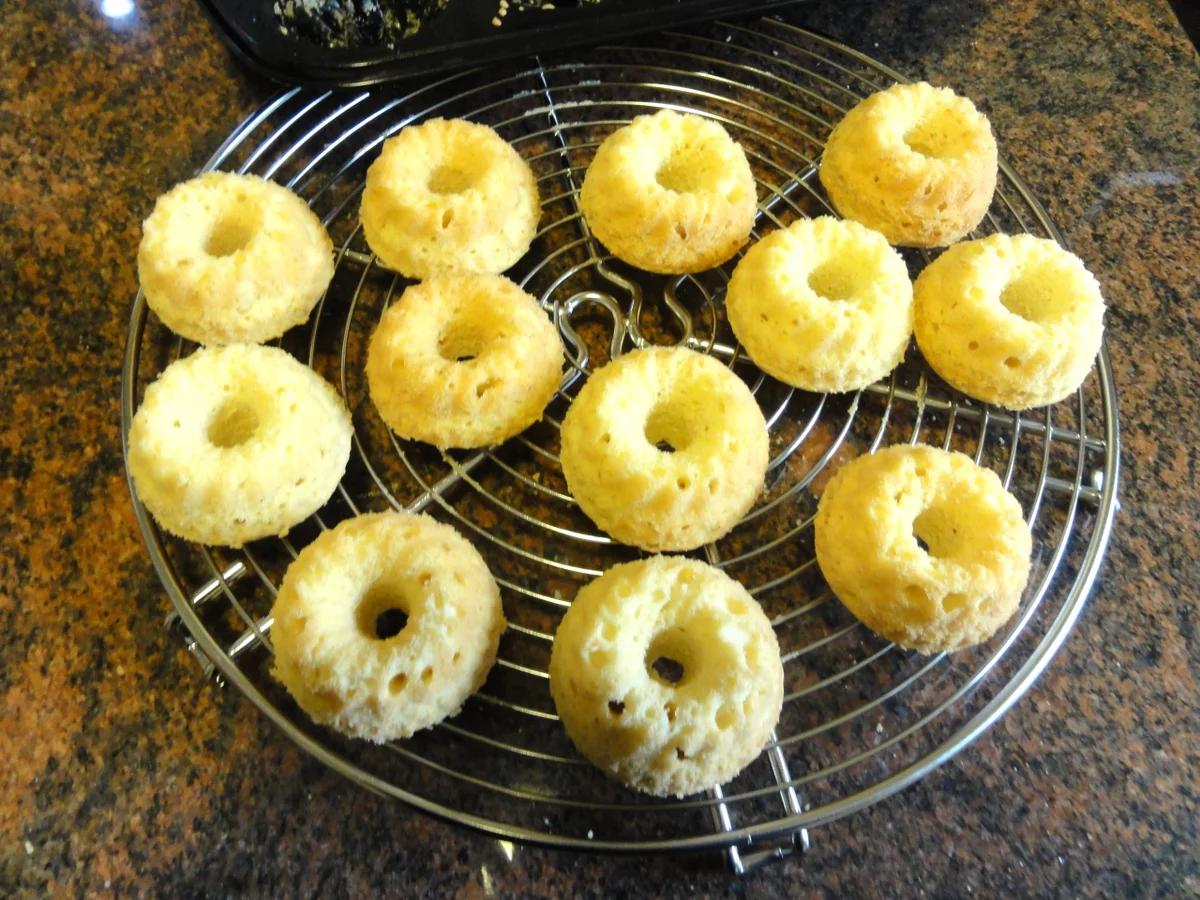 Rührteig:   ZITRONEN ~ MINI ~ GUGELHUPFE - Rezept - Bild Nr. 5032