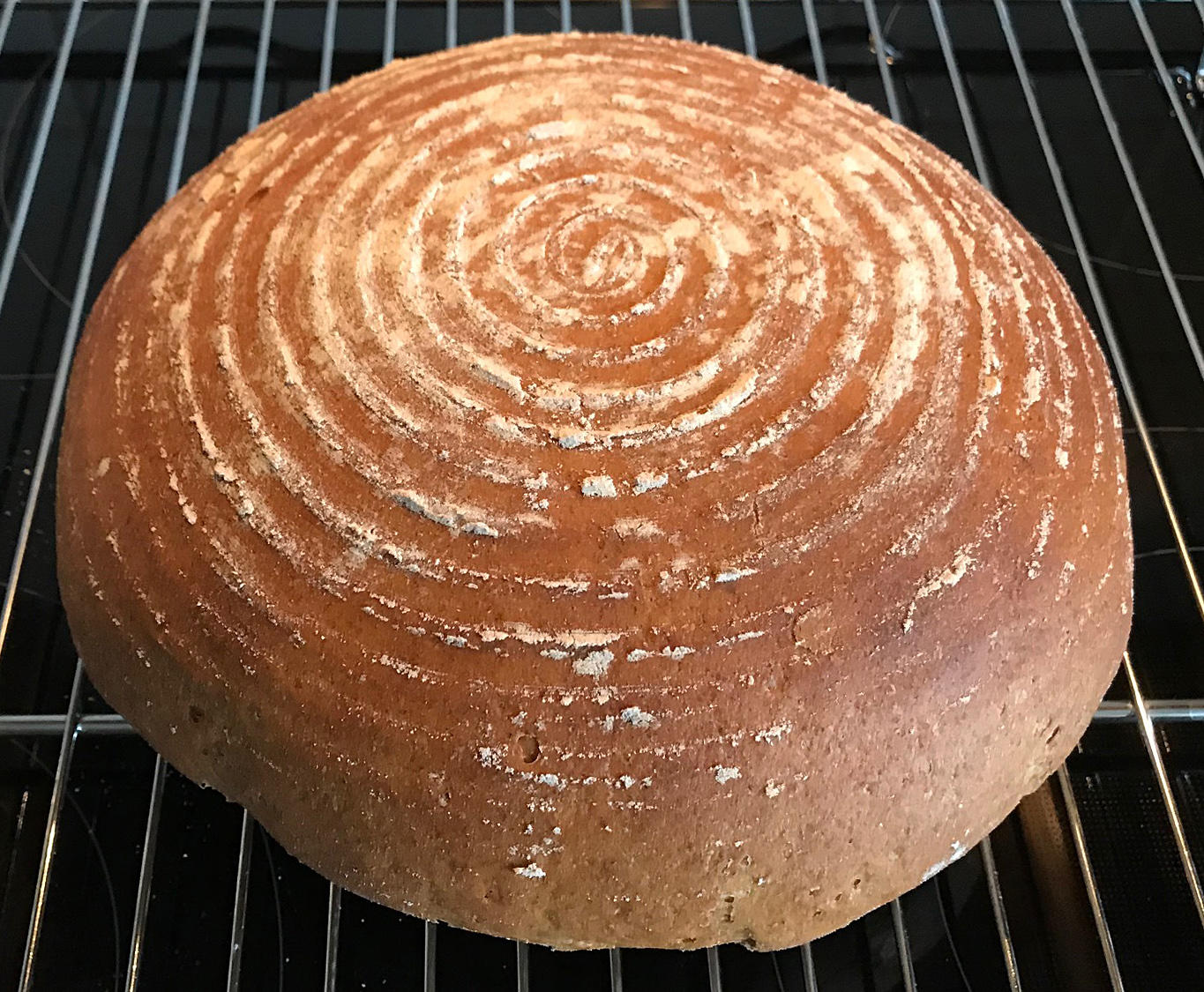 Bilder für Rustikales Bauernbrot mit Sauerteig - Rezept