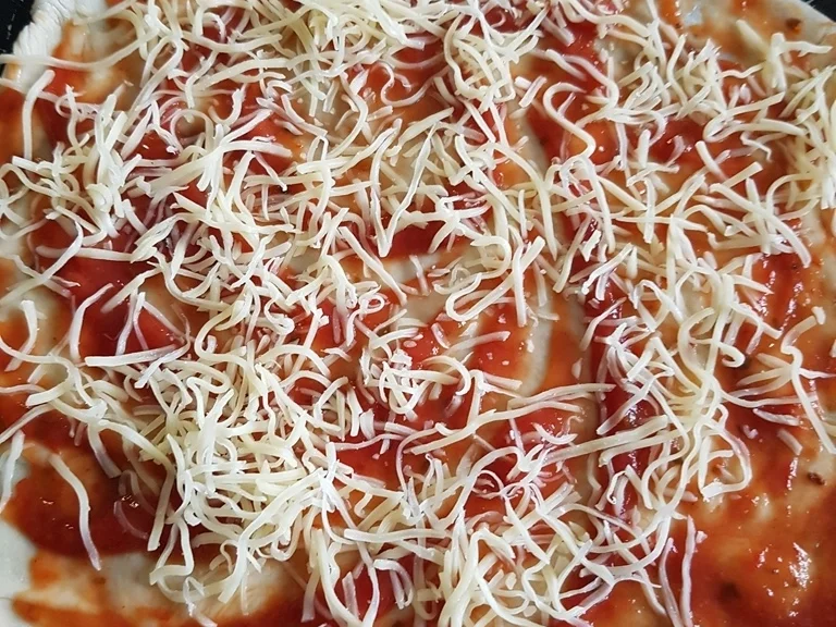 Pizza Studiooso (Pizza backen nach/mit Bilderrezept) - Rezept - Bild Nr. 5112