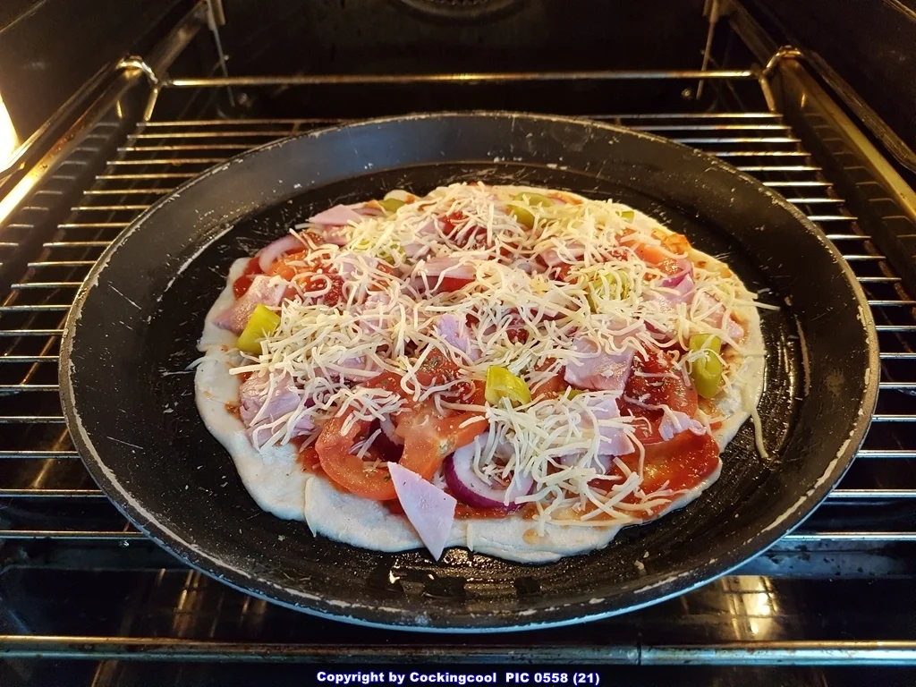 Pizza Studiooso (Pizza backen nach/mit Bilderrezept) - Rezept - Bild Nr. 5113