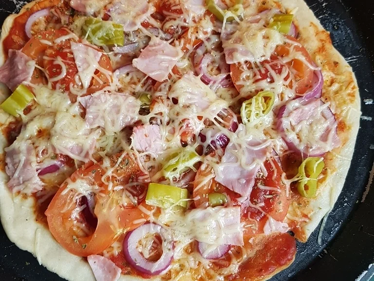 Pizza Studiooso (Pizza backen nach/mit Bilderrezept) - Rezept - Bild Nr. 5121