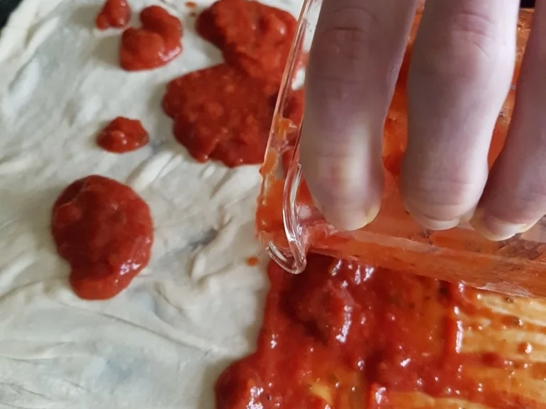 Pizza Studiooso (Pizza backen nach/mit Bilderrezept) - Rezept - Bild Nr. 5127