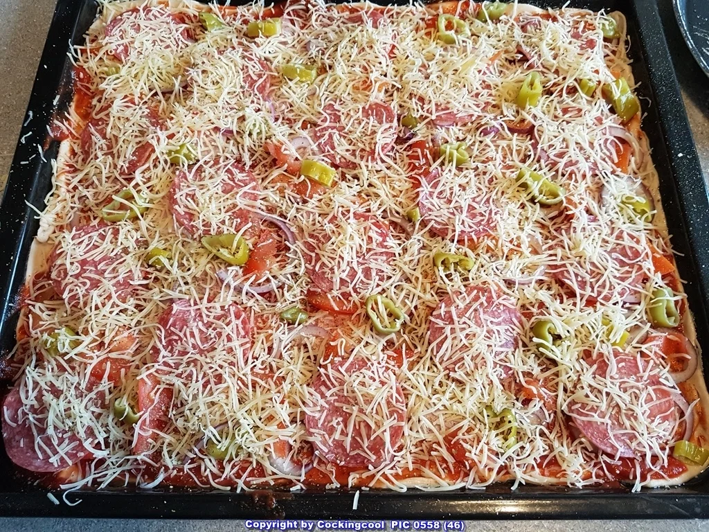 Pizza Studiooso (Pizza backen nach/mit Bilderrezept) - Rezept - Bild Nr. 5138