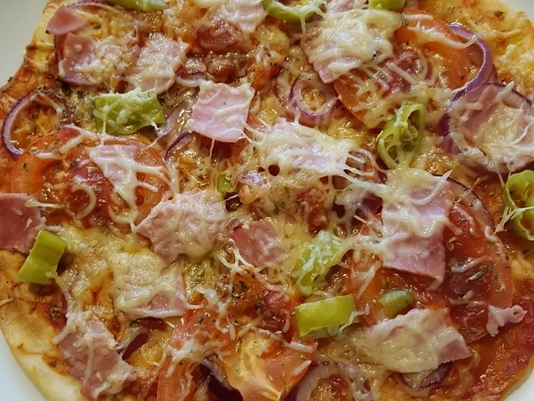 Pizza Studiooso (Pizza backen nach/mit Bilderrezept) - Rezept - Bild Nr. 5142