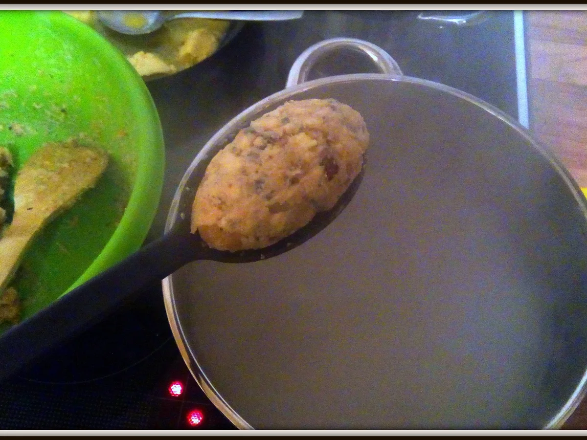 Rezept: Specknocken mit Schnittlauchbutter und Saisonsalat Bild Nr. 5099 Specknocken mit Schnittlauchbutter und Saisonsalat - Rezept - Bild Nr. 5099