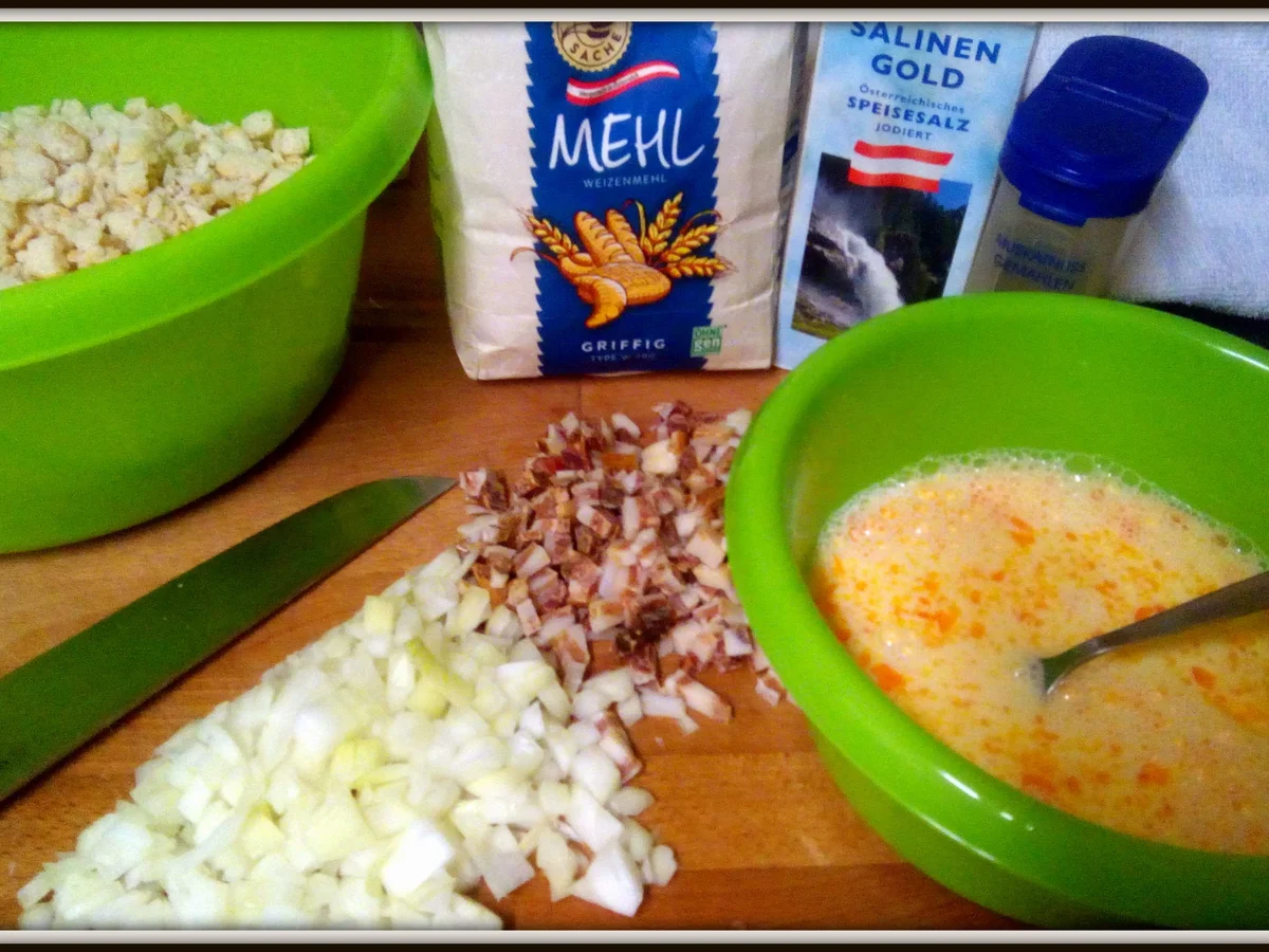 Rezept: Specknocken mit Schnittlauchbutter und Saisonsalat Bild Nr. 5100 Specknocken mit Schnittlauchbutter und Saisonsalat - Rezept - Bild Nr. 5100