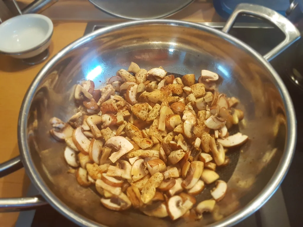 Hähnchenbrust mit Champignons und Reis - Rezept - Bild Nr. 5094