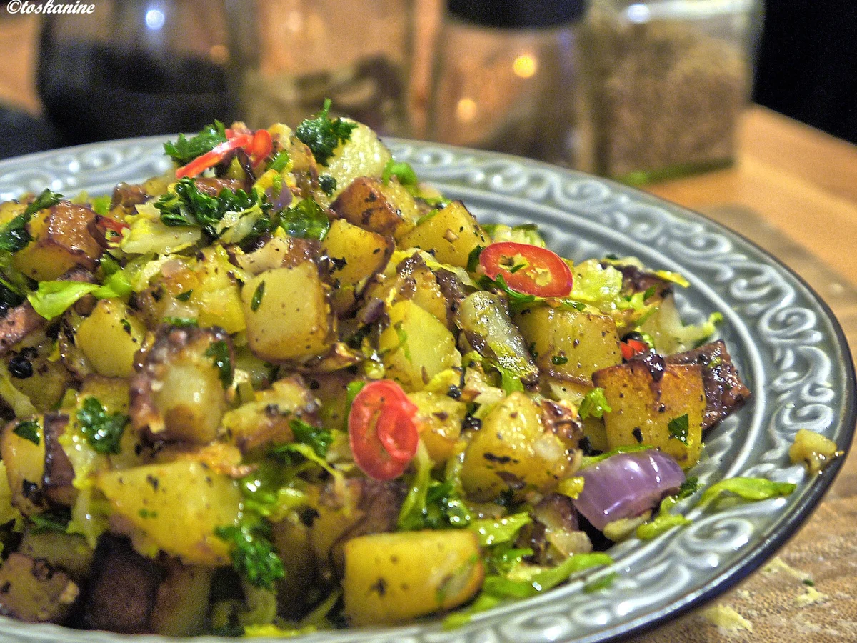 Scharfe Rosenkohl-Kartoffelpfanne - Rezept - Bild Nr. 2