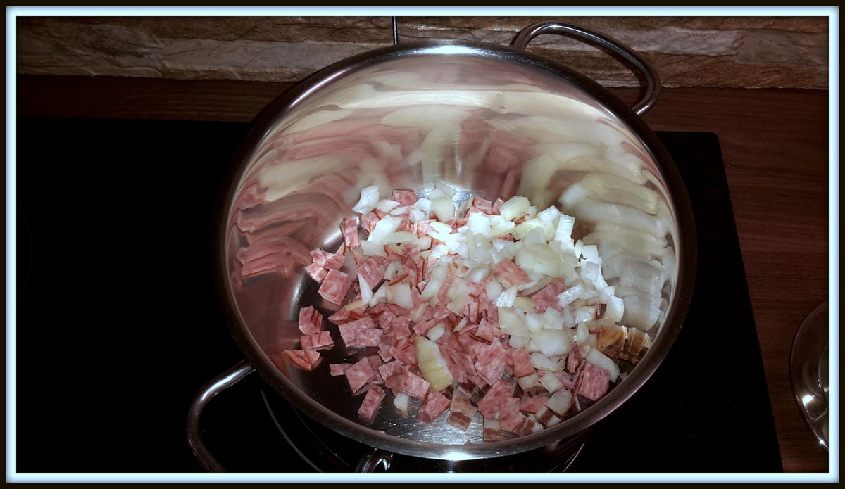 Spaghetti mit Wurst-Speck-Tomatenpaprika Soße - Rezept - Bild Nr. 5148