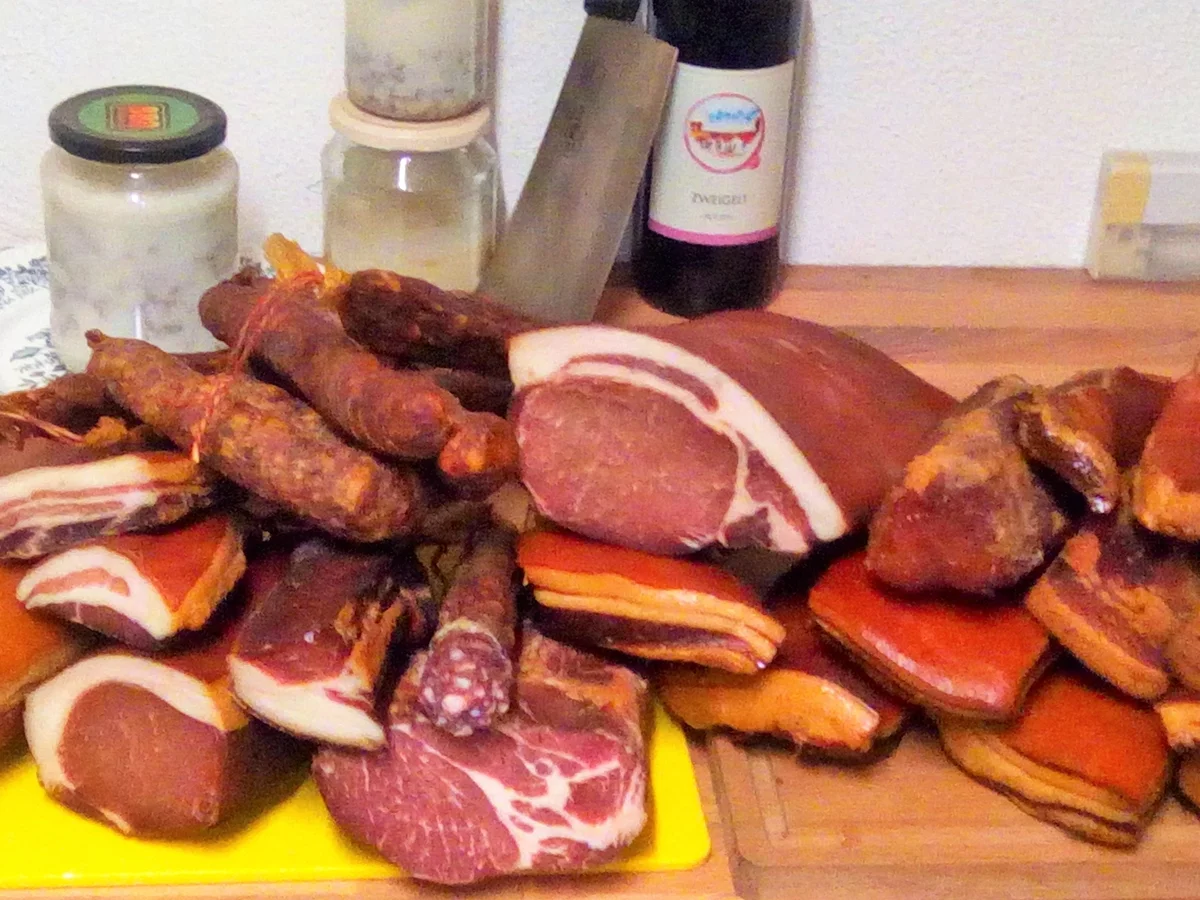 Rezept: Selchfleisch-Laibchen mit Wurzelgemüse und Salzkartoffel Bild Nr. 5146 Selchfleisch-Laibchen mit Wurzelgemüse und Salzkartoffel - Rezept - Bild Nr. 5146